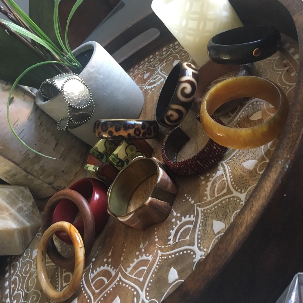 Bangles.. Lots of GORGEOUS Bangles